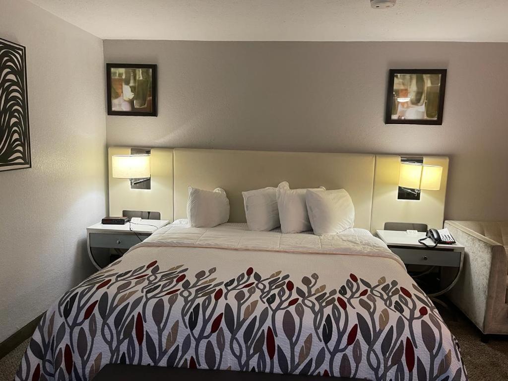 Garnet Waterfront Hotel อินเดียนาโพลิส ภายนอก รูปภาพ